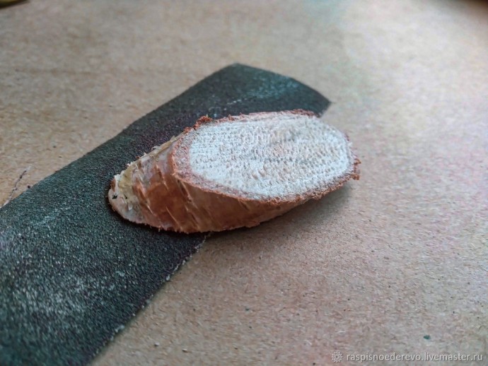 Расписная брошь-улитка