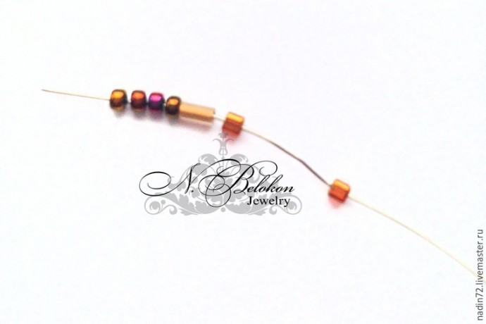 Браслет с яшмой в технике плетения по стразовой ленте