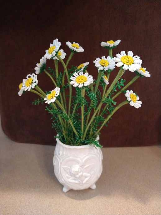 ​Полевые ромашки из бисера