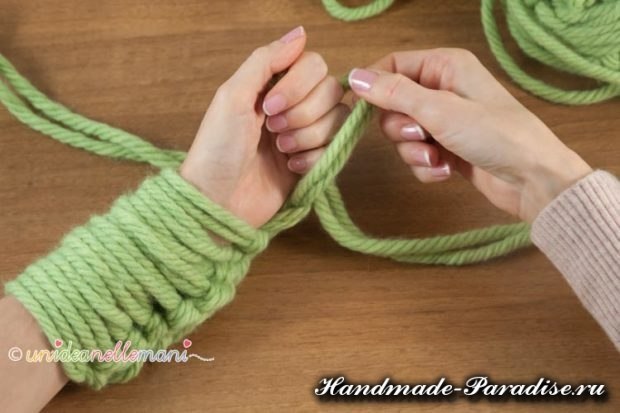 Вязание руками объемного шарфа: мастер-класс