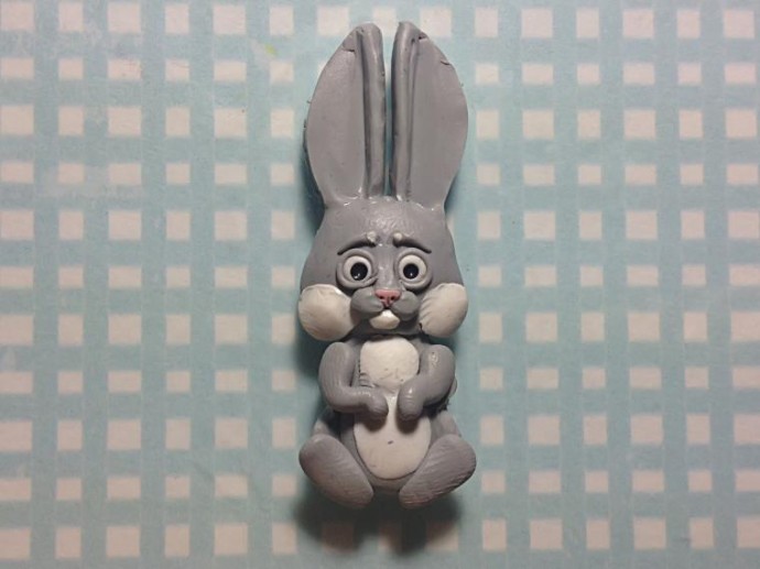 Лепим зайчика из полимерной глины