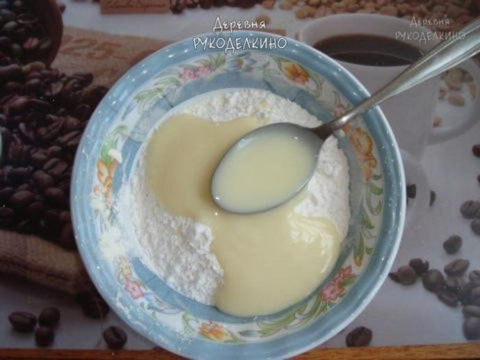 ​Молочная сахарная мастика, из которой можно лепить сладости, как из пластилина