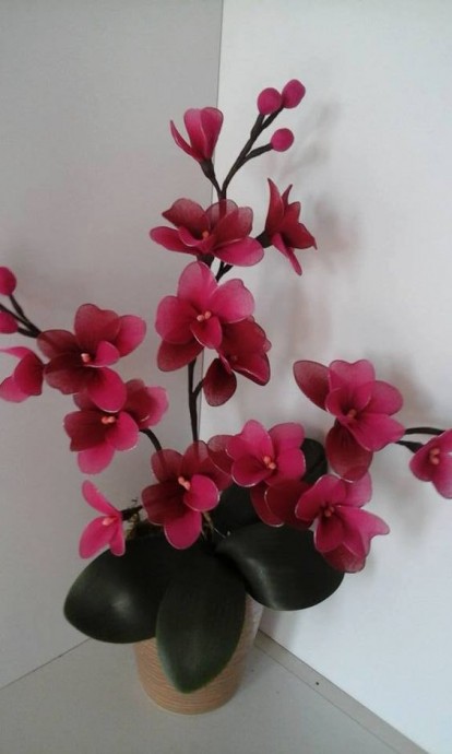 Яркие цветы из капрона: идеи