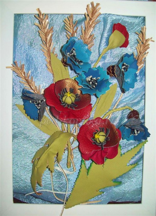 Картина из кожи "Маки"