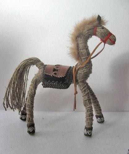 Лошадка в стиле народных ремесел
