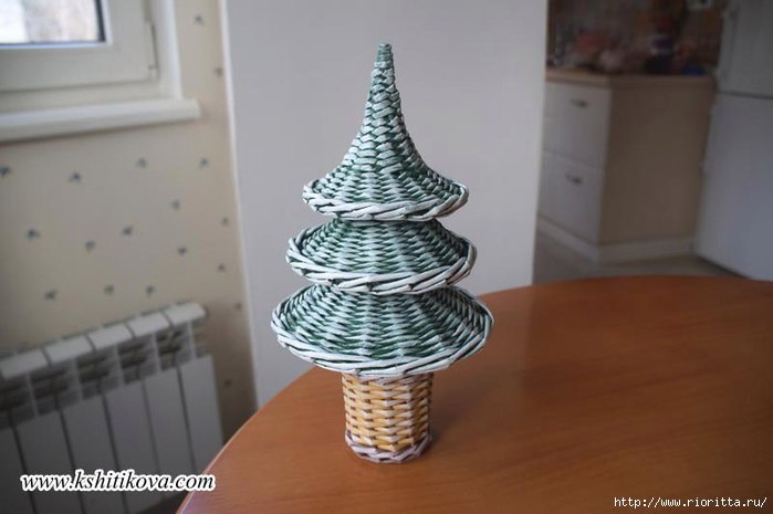 ​Елочка из бумажной лозы