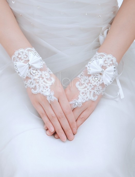 Ажурная красота кружевных митенок