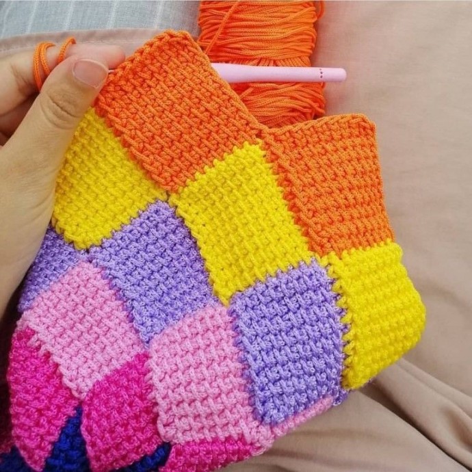 Интересная вязаная сумочка