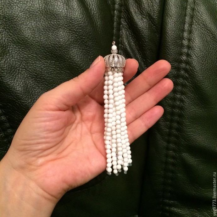 Кисть из бусин для сотуара