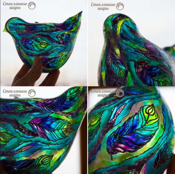 Витражная птичка