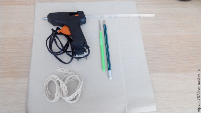 Вышитые желуди