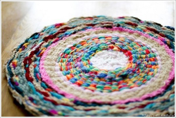 Плетение коврика на обруче: круговорот счастья