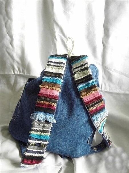 ​Рюкзачок из джинсов и кромок ткани