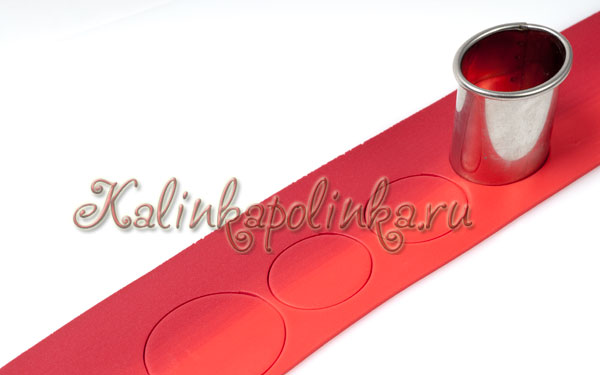 Брошка с маком