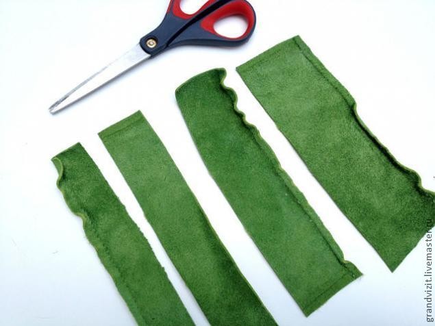 Хризантема из замши