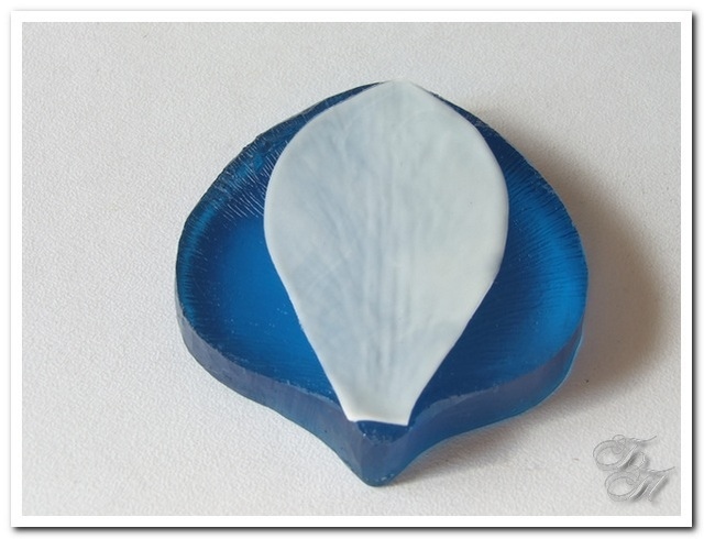 Магнолия из холодного фарфора