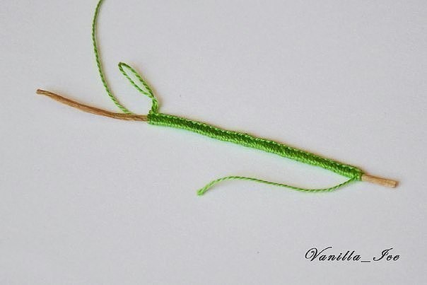 ​Вязаные красные маки