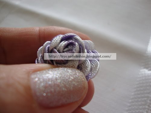 Нежнейшая розочка из тесьмы зиг-заг