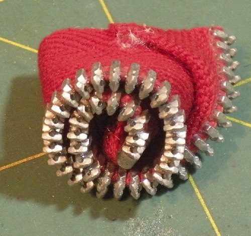 Великолепные цветы из молнии: мастер-класс