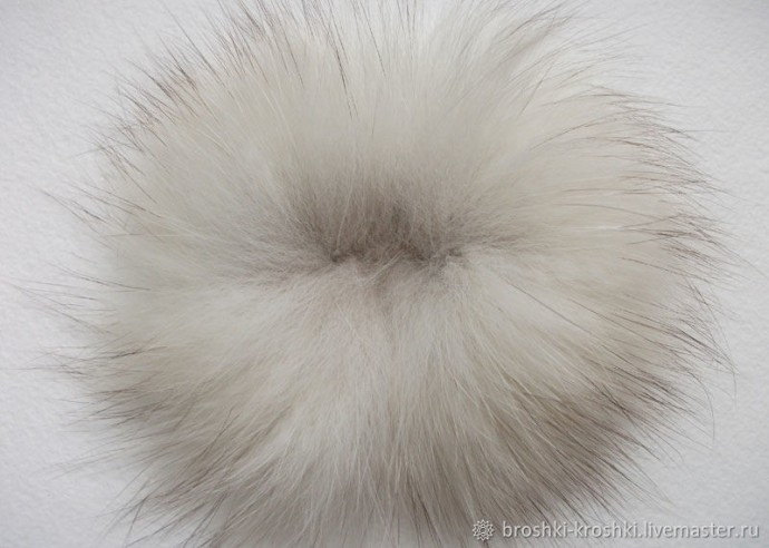 Брошь из кожи и меха