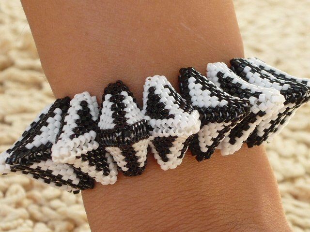 Браслеты: красота ваших рук