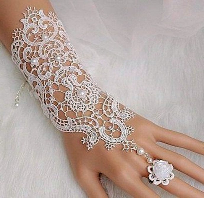 Ажурная красота кружевных митенок