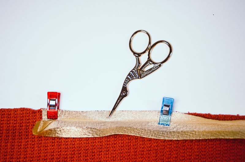 Обработка трикотажа косой бейкой