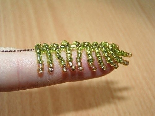 Пушистая пальма из бисера