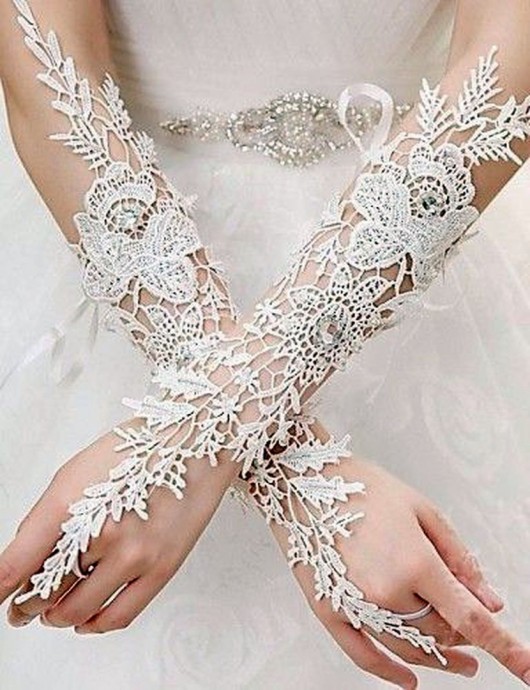 Ажурная красота кружевных митенок