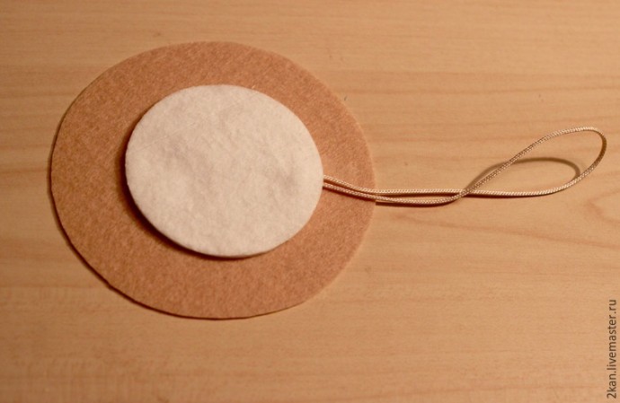 Яркая мандала из фетра