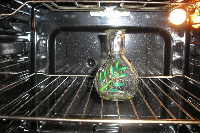 Роспись стеклянного кувшина: мастер-класс