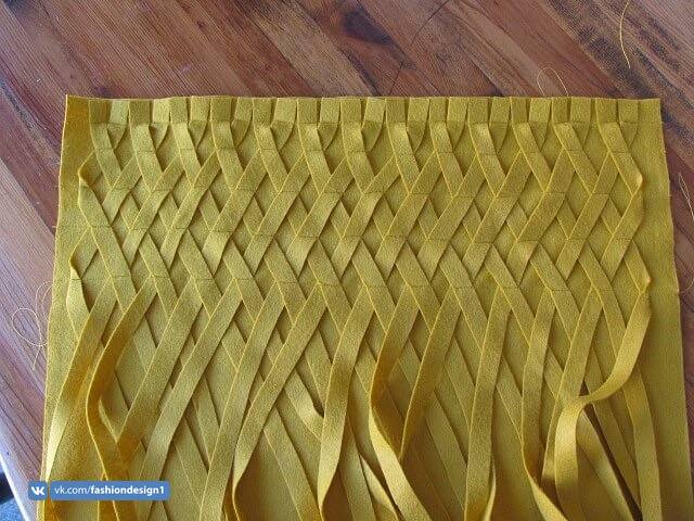 "Плетеная" наволочка из фетра для декоративной подушки