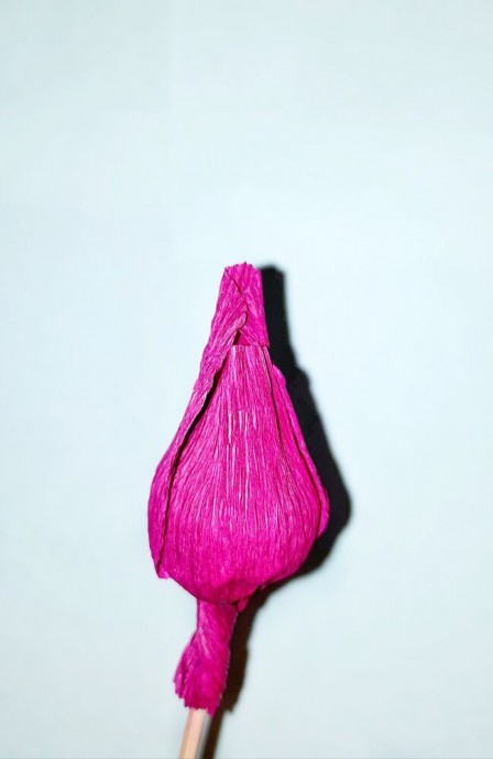 Роза из гофрированной бумаги