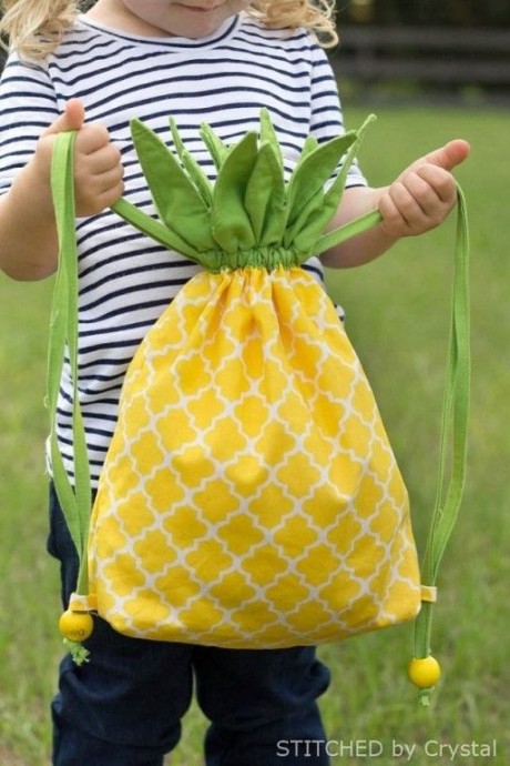 Очень милый рюкзачок в виде ананасика для ребенка