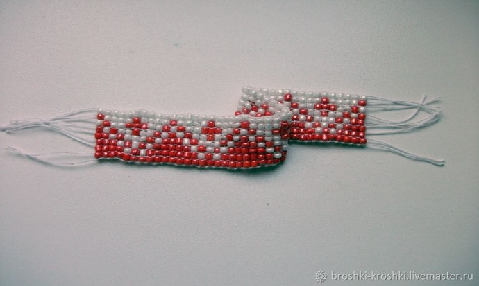 Застёжка из кожи на браслетах из бисера