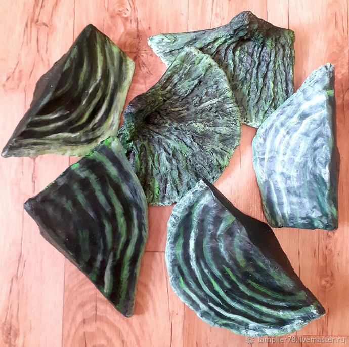 Полки в виде древесных грибов