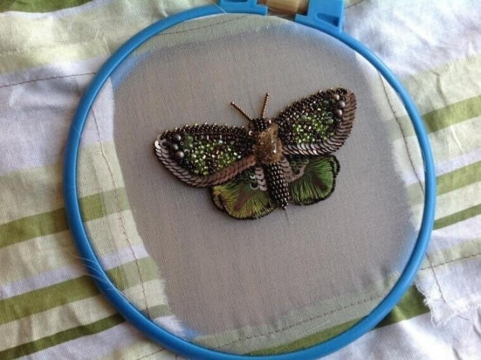 Мотылек: объемная вышивка Мотылек: объемная вышивка