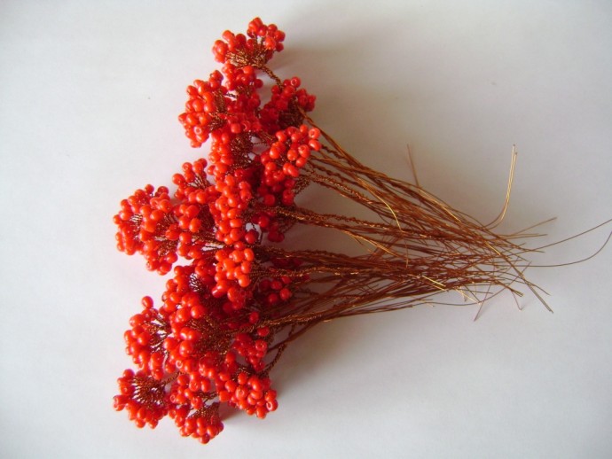 Рябина из бисера: мастер-класс