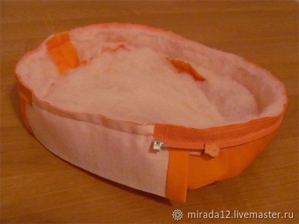 Шкатулка-косметичка с жестким каркасом