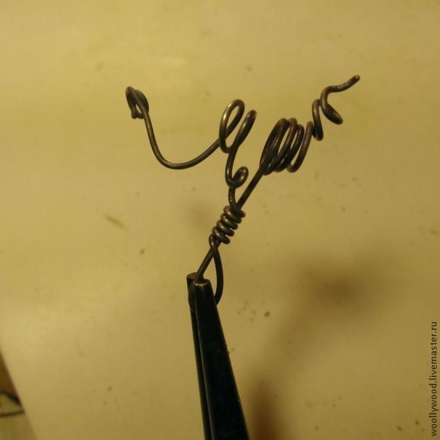 Кулон-домик в форме желудя