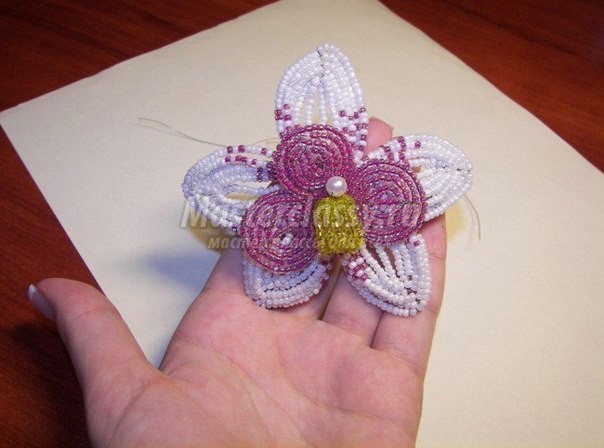 Орхидея из бисера