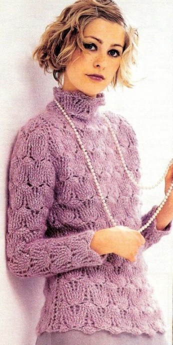 ​Милый и элегантный лиловый свитер крючком