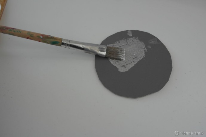 Настенные часы из потолочной розетки