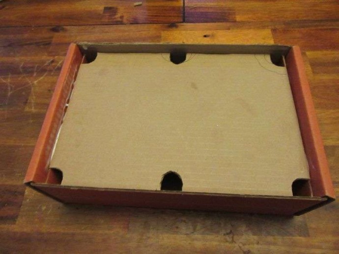 Стол для мини бильярда из картонной коробки
