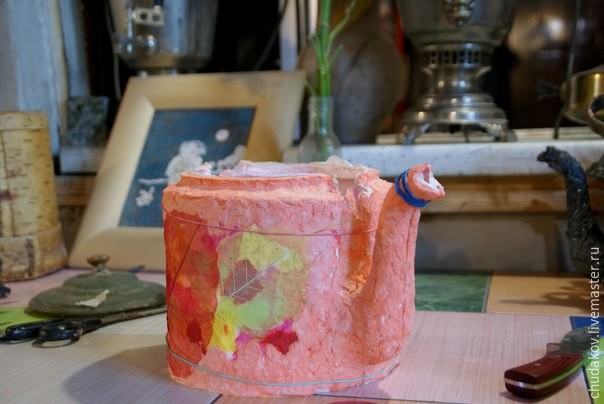 Необычный чайник-светильник из папье-маше