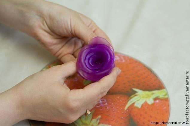 Делаем мыло с объёмной розой: мастер-класс
