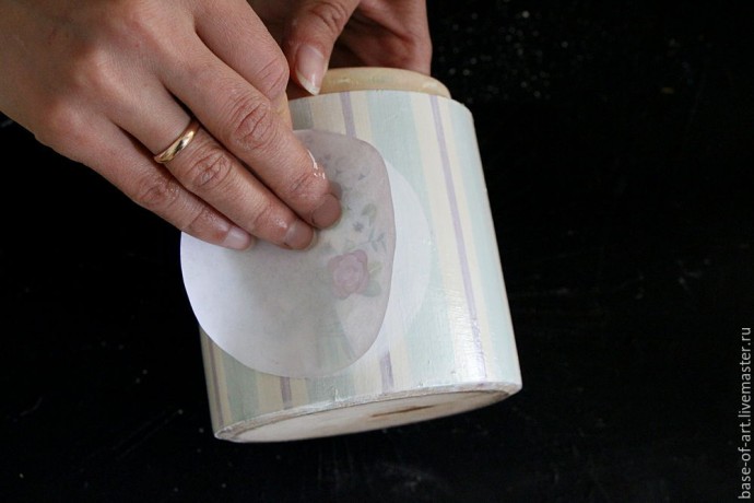 Декорируем баночку с нежными полосками Декорируем баночку с нежными полосками