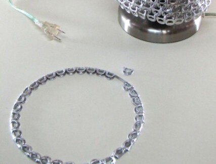 Светильник из открывалок