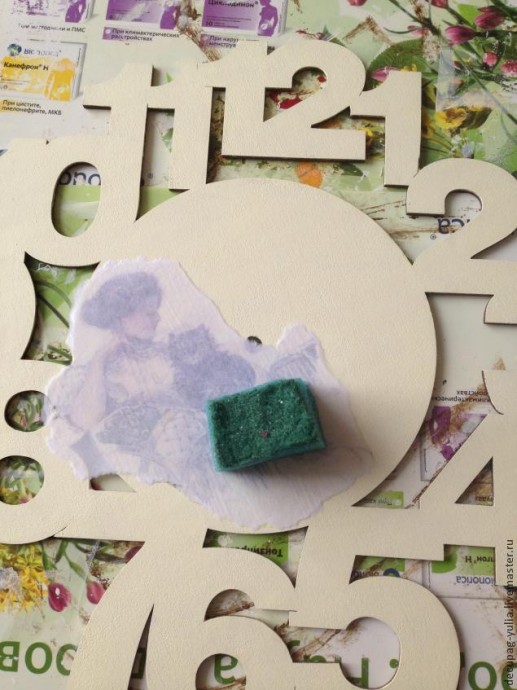 ​Настенные часики в стиле шебби шик: часть 2