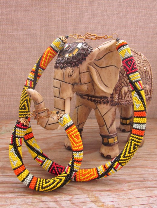 Жгут в африканском стиле